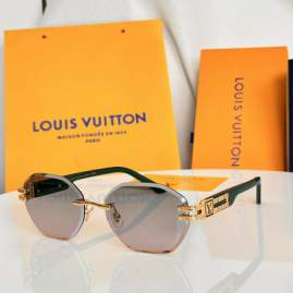 Picture of Louis Vuitton Sunglasses _SKUfw79480081fw